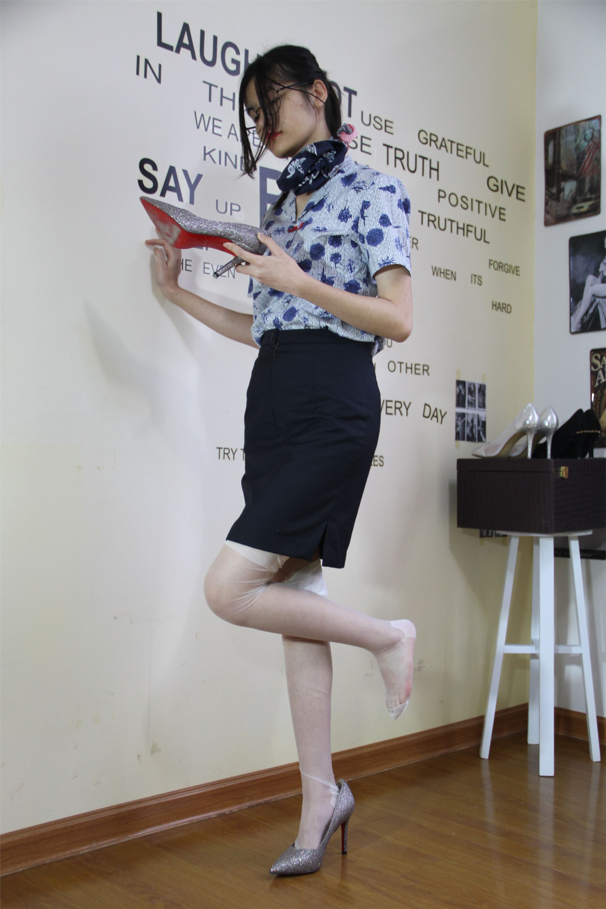 自由摄影 No.004 质感的制服搭配长筒0D长筒丝